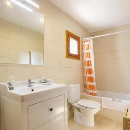 Sleeps 6 With Pool And Wifi Villa Pollenca