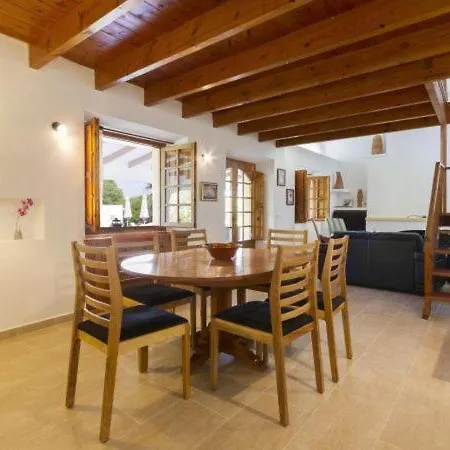 Sleeps 6 With Pool And Wifi Pollenca