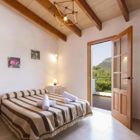Sleeps 6 With Pool And Wifi Pollenca